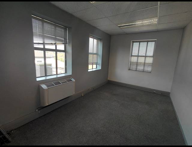 382M² OFFICE TO LET IN BRYANSTON